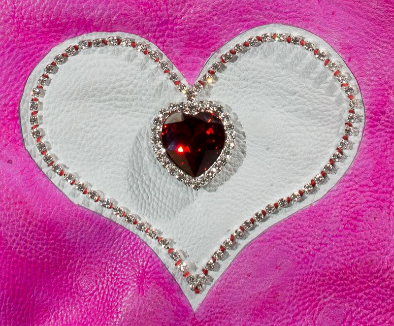 HeartPurse-FrontDetail.jpg