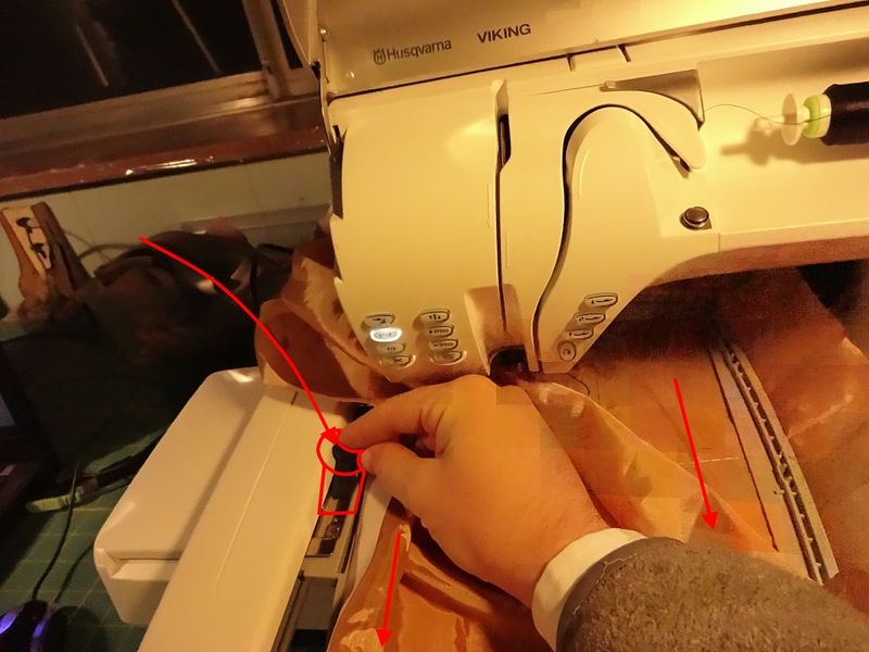 File:HusqvarnaDesignerSE RemoveHoop.jpg